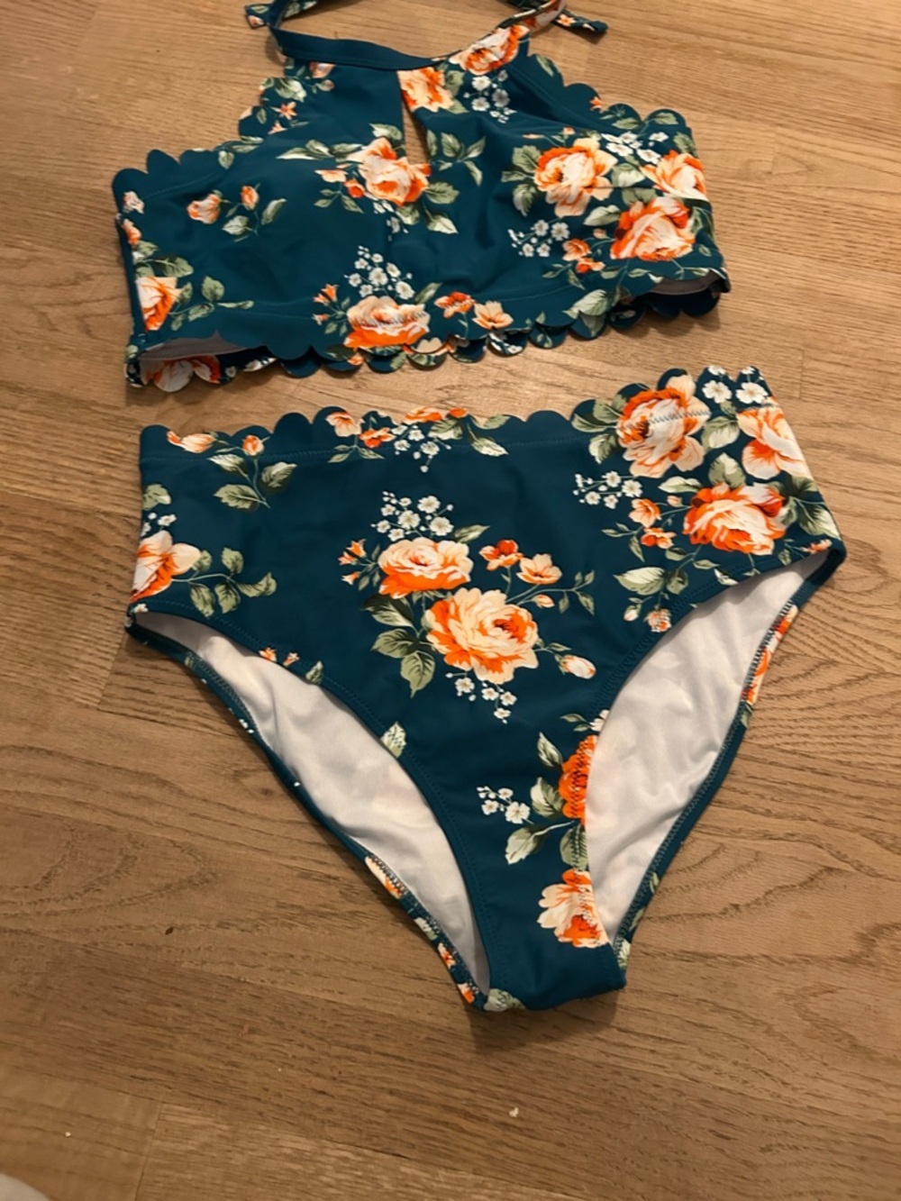 Cupshe Teal Floral Scalloped High-Waist Bikini Women’s size X-Large - Picture 3 of 5